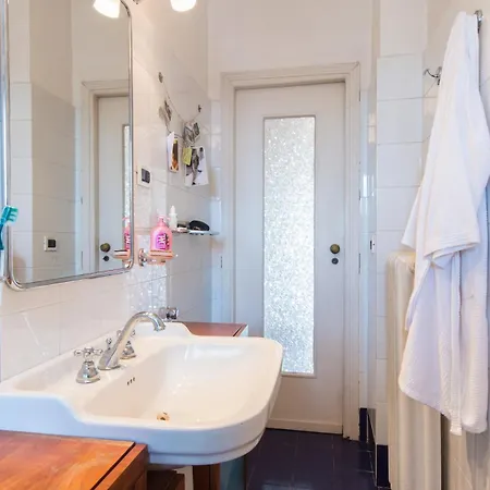 Проживание в семье Pronto Soccorso Per Globetrotter Stanza Privata Con Bagno Condiviso E Vista Sulle Alpi